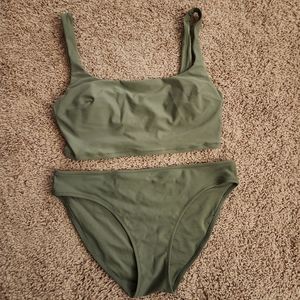 Aerie Swimsuit oilve green, M top and bottom
